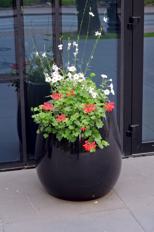 Silba KAMA garden flowerpots.JPG